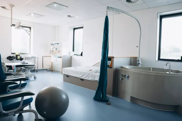 Salle nature pour un accouchement physiologique