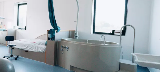 Salle nature pour un accouchement physiologique