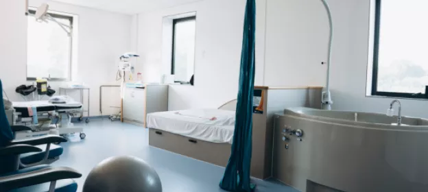 Salle nature pour un accouchement physiologique